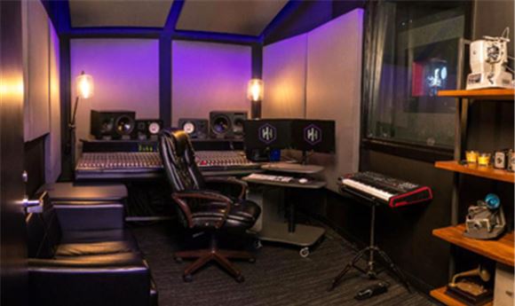 Hybrid opens new 'Studio B'