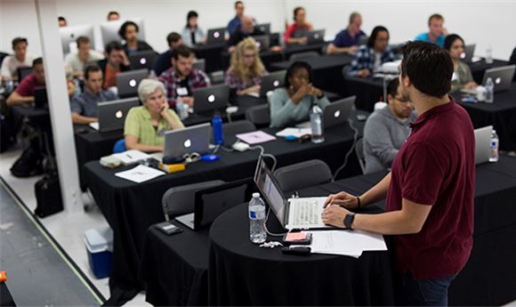 Assistant Editors' Bootcamp to offer online courses