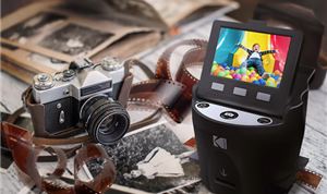 Kodak delivers inexpensive film/slide scanner