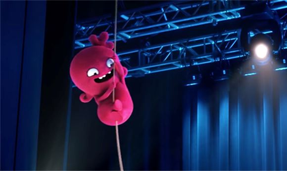 Music Video: Kelly Clarkson — <I>Broken & Beautiful</I> (<I>UglyDolls</I> soundtrack)