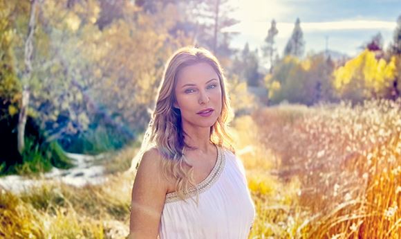 Music Video: Kaliyani — <I>One Earth</I>