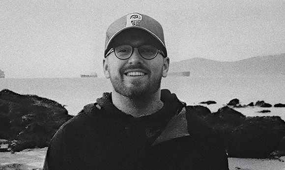 Editor Noah Kendal signs with Smile + Wave