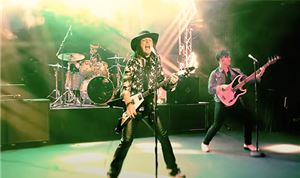 Music Video: Anthony Gomes - <I>True That</I>