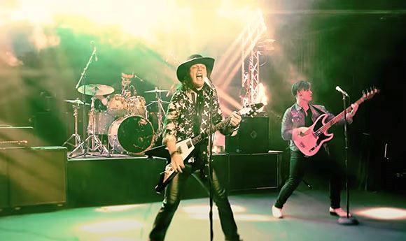 Music Video: Anthony Gomes - <I>True That</I>