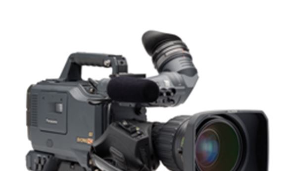 PANASONIC SHIPS VERSATILE DVCPRO HD CAMCORDER