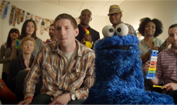 Cookie Monster spoofs 'Call Me Maybe'