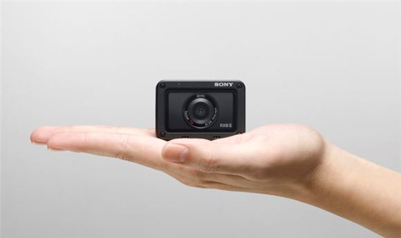 Sony introduces ultra-compact 4K camera